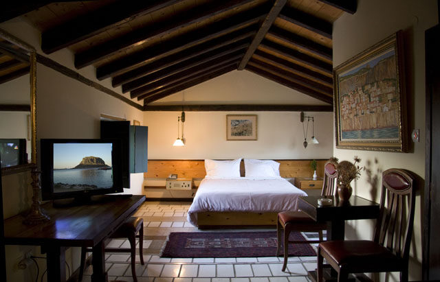 Family Room with Terrace photo 3